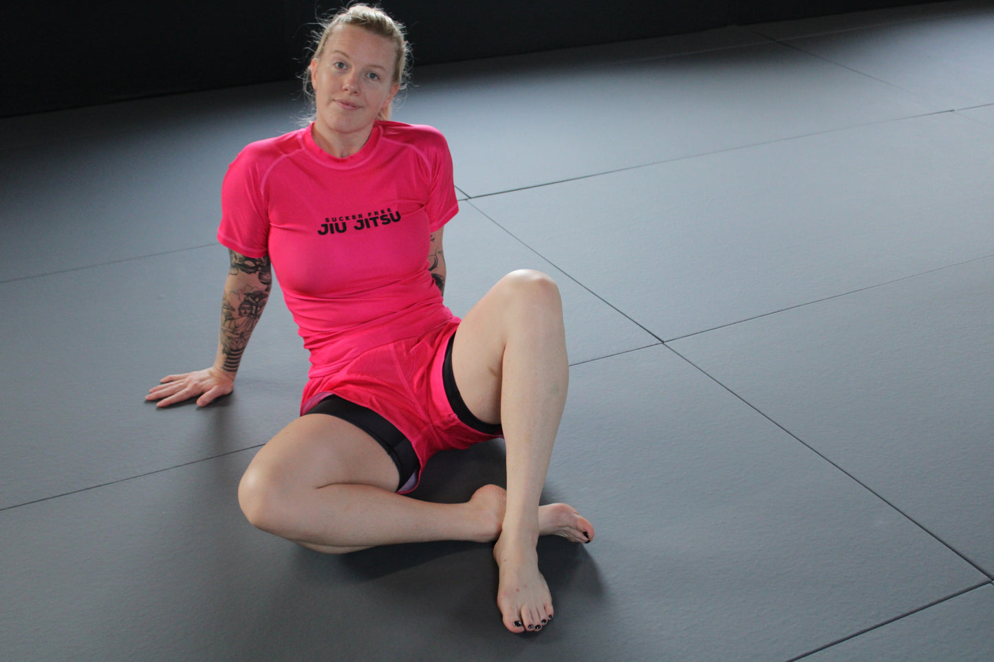 Retro Rash Guard in Fuchsia